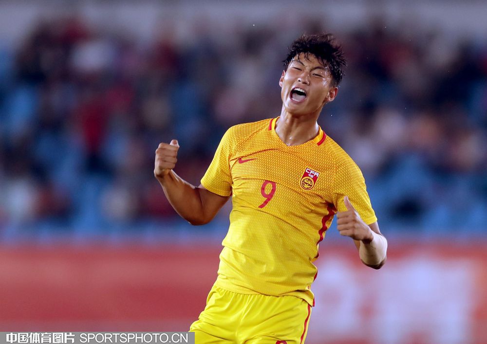 包含广厦男篮训练开放日，赛后复出首秀引欢呼，葡超在即，心理建设被强调的词条