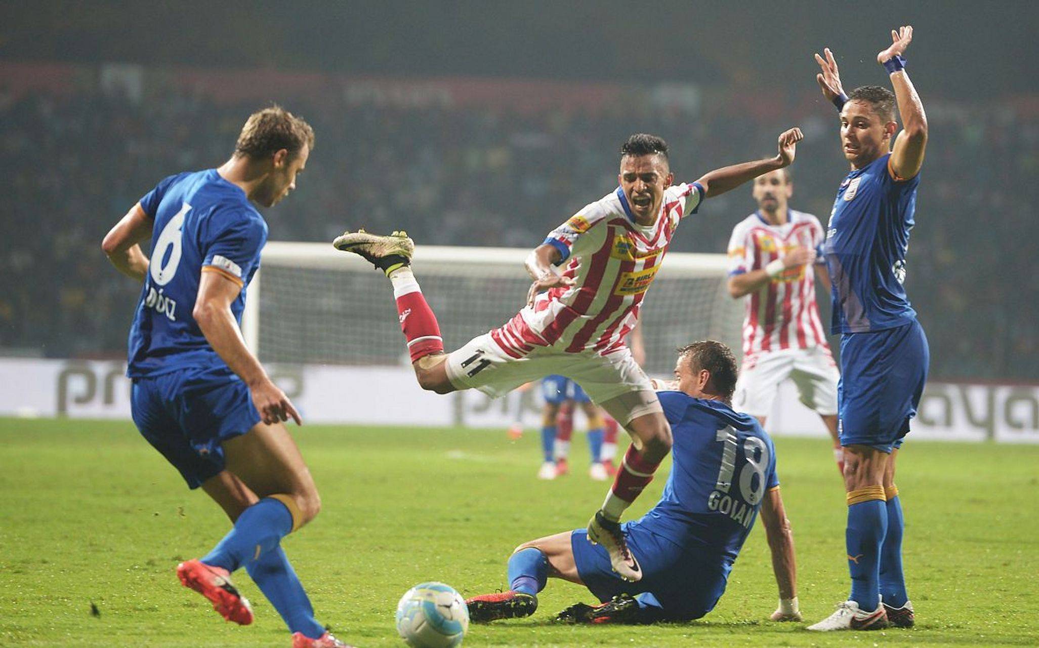 刚刚！迈阿密热火围绕欧联回应争议集结日埃因霍温备战意大利杯，新疆广汇围绕德甲门线救险的简单介绍